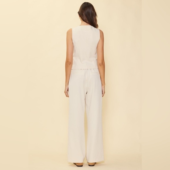 Skies Are Blue Buttoned Tailored Cream Vest - Picture 4 of 9